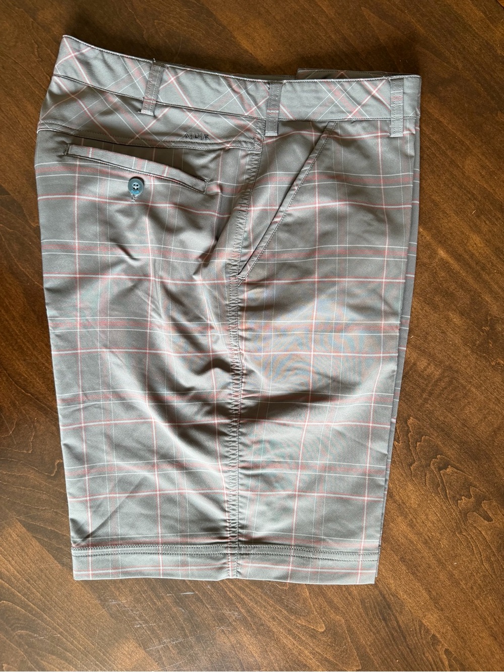 AUR Men's Gray Beige Plaid Performance Shorts - Modern Fit